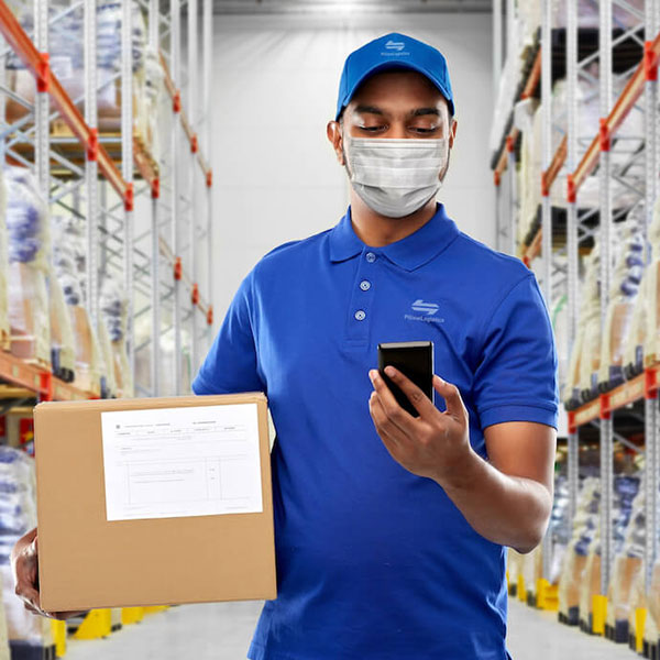 https://www.pillowlogistics.com/wp-content/uploads/2021/06/warehouse-worker-square.jpg